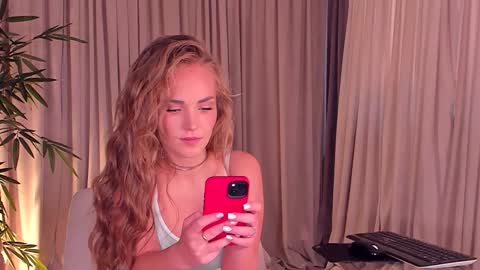 Snapshot of dahraveyne chatting on November 13, 2025, 8:57 am Deea online show from November 13, 2025, 8:57 am