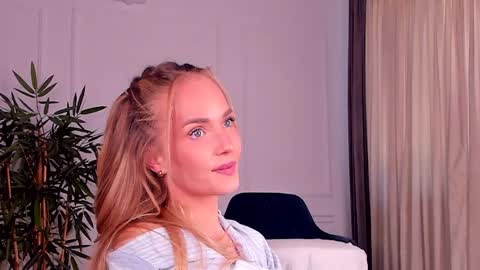 Snapshot of dahraveyne chatting on May 4, 2026, 8:10 am Deea online show from May 4, 2026, 8:10 am