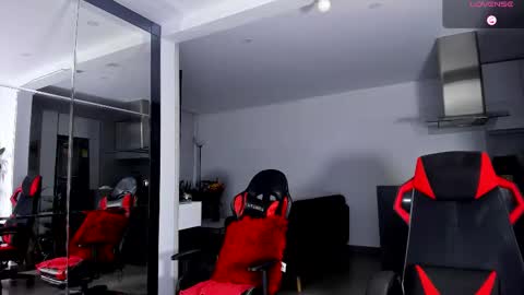 Snapshot of daikokuten_ chatting on October 19, 2025, 10:54 pm daikokuten_ online show from October 19, 2025, 10:54 pm