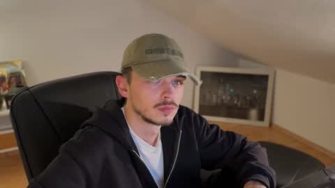 Snapshot of daimon_hall chatting on October 30, 2025, 2:35 am Daimon online show from October 30, 2025, 2:35 am