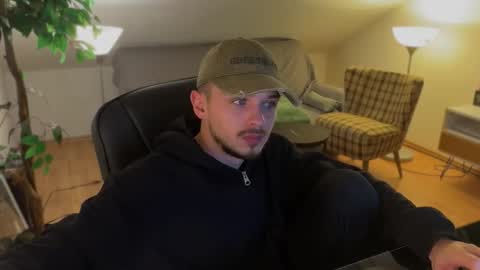 Snapshot of daimon_hall chatting on November 22, 2025, 12:31 am Daimon online show from November 22, 2025, 12:31 am