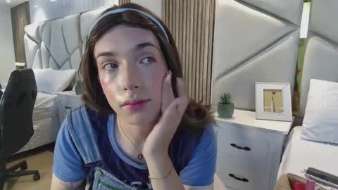 Snapshot of daimondti chatting on September 10, 2025, 12:05 pm DaimonTi online show from September 10, 2025, 12:05 pm