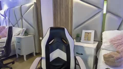 Snapshot of daimondti chatting on September 13, 2025, 11:54 am DaimonTi online show from September 13, 2025, 11:54 am