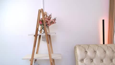 Snapshot of daisha_riley chatting on February 28, 2025, 9:23 pm Lauren online show from February 28, 2025, 9:23 pm