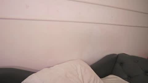 Lauren            online show from April 6, 2026, 12:50 pm