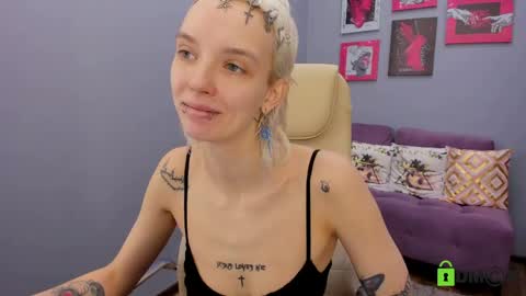 daisy__sweet online show from March 8, 2026, 9:13 am