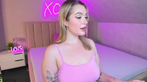 Viickie online show from June 3, 2026, 9:34 am