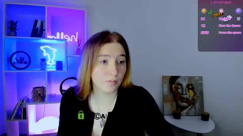 Little Di online show from November 29, 2025, 8:23 pm