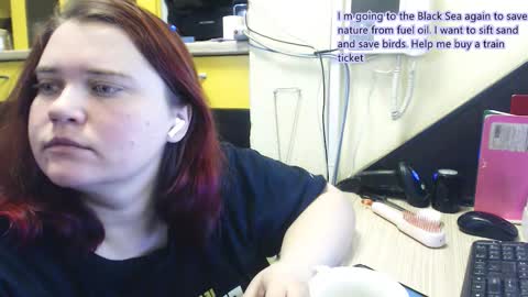 Snapshot of daisy_low chatting on December 14, 2025, 6:52 am Alexandra online show from December 14, 2025, 6:52 am