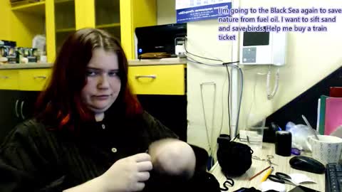 Snapshot of daisy_low chatting on December 16, 2025, 5:07 pm Alexandra online show from December 16, 2025, 5:07 pm