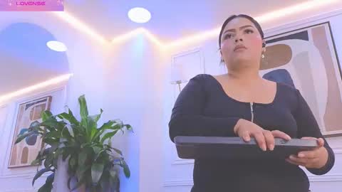 Daisy Price online show from March 26, 2026, 10:10 am