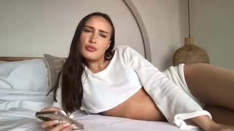 Snapshot of daisyfayer chatting on September 19, 2025, 2:02 am Daisy online show from September 19, 2025, 2:02 am