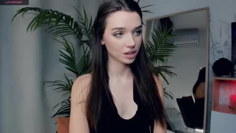 Snapshot of daisyfoulks chatting on February 21, 2025, 7:54 pm Naomi online show from February 21, 2025, 7:54 pm