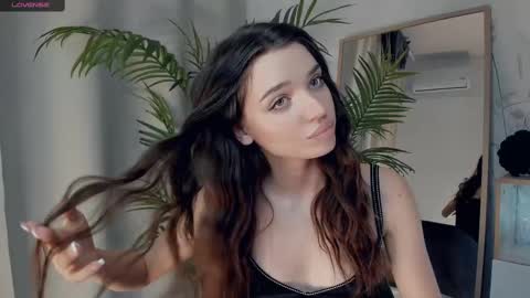 Snapshot of daisyfoulks chatting on February 24, 2025, 11:52 pm Naomi online show from February 24, 2025, 11:52 pm