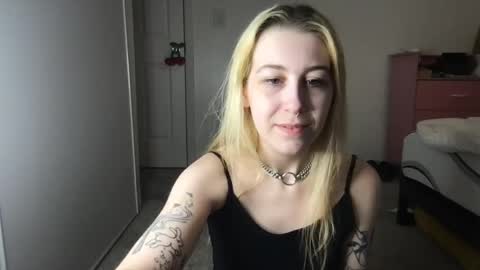 daisymynx online show from May 14, 2026, 6:53 am