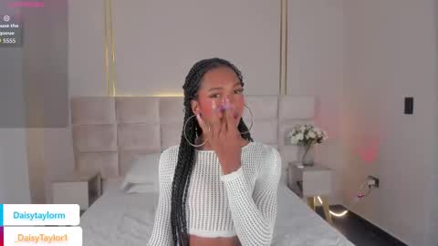 Snapshot of daisytaylor_ chatting on November 5, 2025, 12:27 pm Daisy online show from November 5, 2025, 12:27 pm