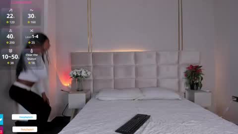 Snapshot of daisytaylor_ chatting on November 18, 2025, 12:20 pm Daisy online show from November 18, 2025, 12:20 pm