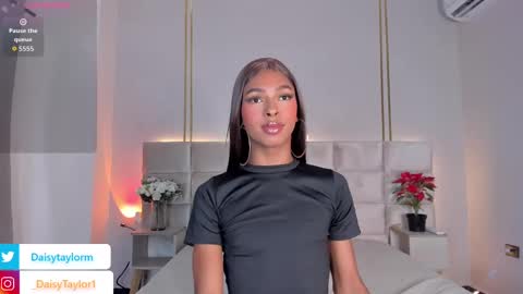 Snapshot of daisytaylor_ chatting on November 24, 2025, 12:27 pm Daisy online show from November 24, 2025, 12:27 pm