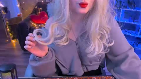 Snapshot of daisyvale chatting on February 18, 2026, 1:40 pm Daisy online show from February 18, 2026, 1:40 pm