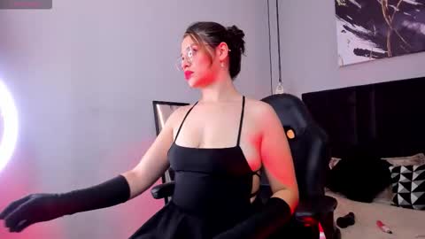 Dakhota online show from November 9, 2025, 4:22 am