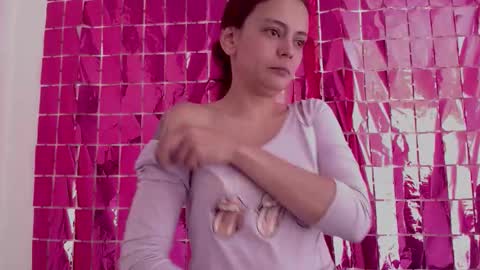 Snapshot of dakota_and_aron chatting on November 18, 2025, 4:00 pm Dakota and Aron online show from November 18, 2025, 4:00 pm