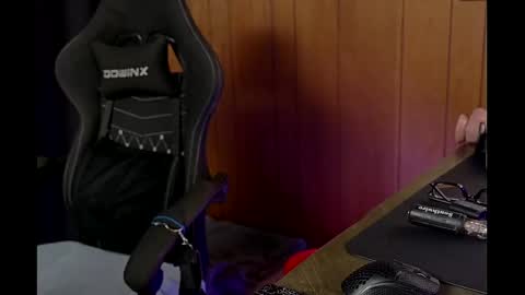 Snapshot of dakotadixxon chatting on February 20, 2025, 7:45 am Dakota Dixxon online show from February 20, 2025, 7:45 am