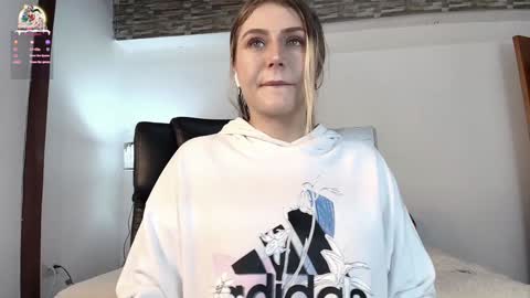 dakotarobbins_ online show from December 28, 2024, 11:52 am