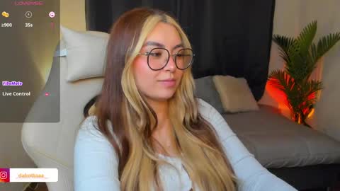 Snapshot of dakottaa__ chatting on May 15, 2026, 11:12 pm dakottaa__ online show from May 15, 2026, 11:12 pm