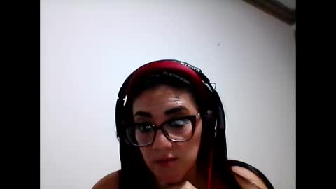 Dakottamonroe online show from May 3, 2026, 1:33 am