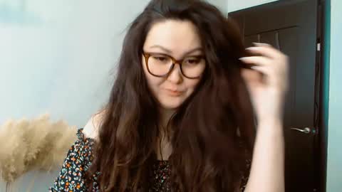 Snapshot of dalidayes chatting on March 8, 2025, 5:59 am Dali online show from March 8, 2025, 5:59 am