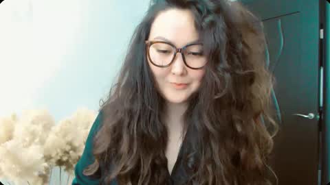 Snapshot of dalidayes chatting on September 12, 2025, 5:40 am Dali online show from September 12, 2025, 5:40 am