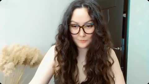 Snapshot of dalidayes chatting on October 12, 2025, 5:06 am Dali online show from October 12, 2025, 5:06 am