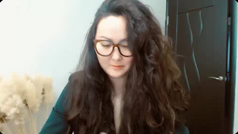 Snapshot of dalidayes chatting on December 1, 2025, 5:34 am Dali online show from December 1, 2025, 5:34 am