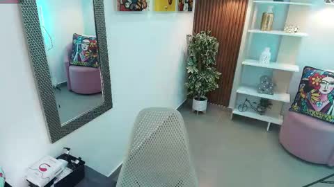 Dalila  online show from November 17, 2025, 6:03 pm