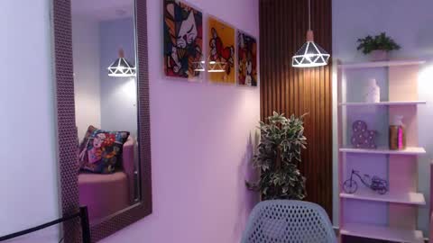 Dalila  online show from April 17, 2026, 6:11 pm