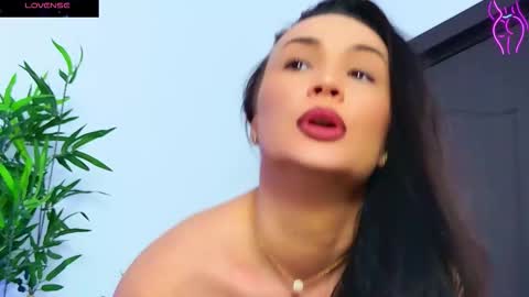 daliyaa_ online show from October 24, 2025, 5:48 am