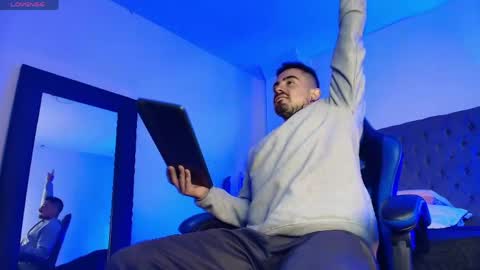 Dallas whitee online show from April 5, 2026, 12:46 pm