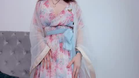 Julia online show from February 12, 2026, 6:19 am