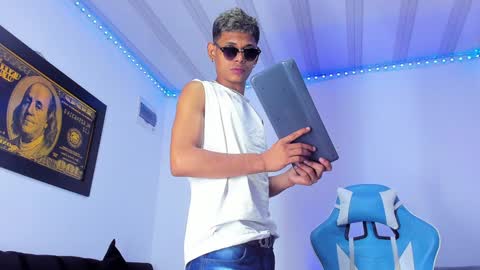 Snapshot of damar_felipe chatting on January 5, 2025, 6:35 am damar_felipe online show from January 5, 2025, 6:35 am