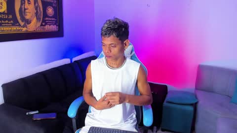 Snapshot of damar_felipe chatting on January 10, 2025, 11:33 am damar_felipe online show from January 10, 2025, 11:33 am
