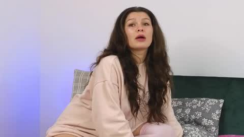 Snapshot of damedefeu chatting on February 3, 2026, 7:24 am damedefeu online show from February 3, 2026, 7:24 am