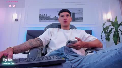 DAMIAN online show from December 22, 2025, 12:57 pm