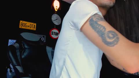 Snapshot of damiancox chatting on November 9, 2025, 3:05 am Daamiancox online show from November 9, 2025, 3:05 am