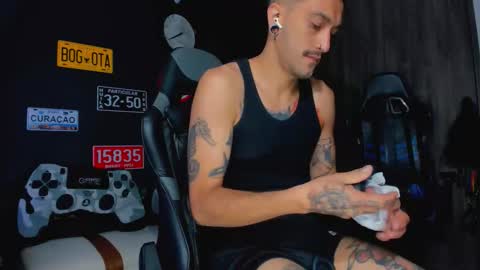 Snapshot of damiancox chatting on November 24, 2025, 10:53 pm Daamiancox online show from November 24, 2025, 10:53 pm