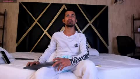 Snapshot of damianlux_ chatting on May 9, 2026, 7:30 pm damianlux_ online show from May 9, 2026, 7:30 pm