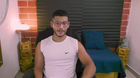 instagram damiannreed. online show from March 6, 2025, 12:00 am