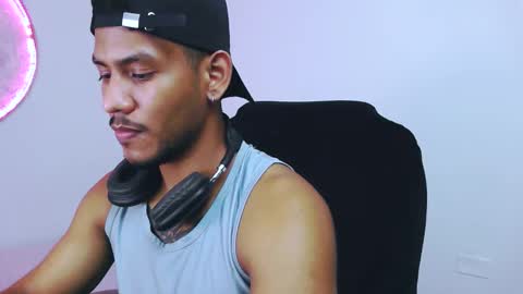 instagram damiannreed. online show from February 20, 2026, 1:24 am