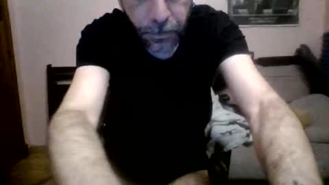 Snapshot of damianour chatting on October 31, 2025, 11:22 am damianour online show from October 31, 2025, 11:22 am