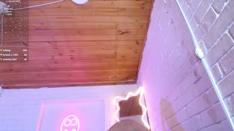 Snapshot of damii_tay chatting on January 23, 2025, 10:01 am Damii online show from January 23, 2025, 10:01 am