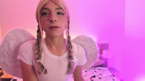 Snapshot of damiian20_ chatting on November 2, 2025, 1:57 pm Damian online show from November 2, 2025, 1:57 pm